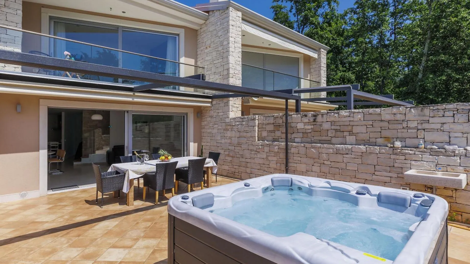 Vila House Krnic 2 Pelegrin